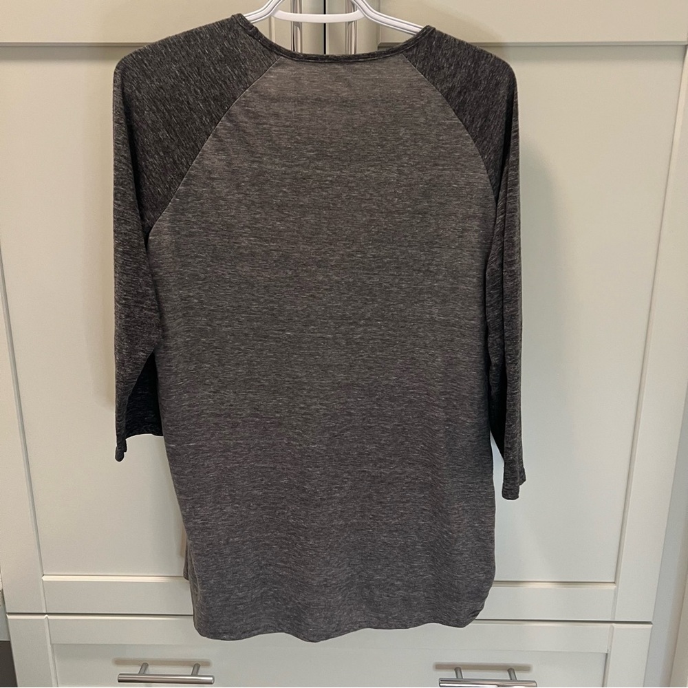 RIPZONE Lightweight Heathered Charcoal & Black Raglan 3/4 Sleeve Shirt | Size XL - Picture 6 of 6
